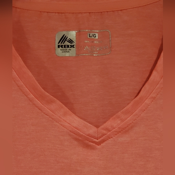 2 workout tops - Picture 5 of 8